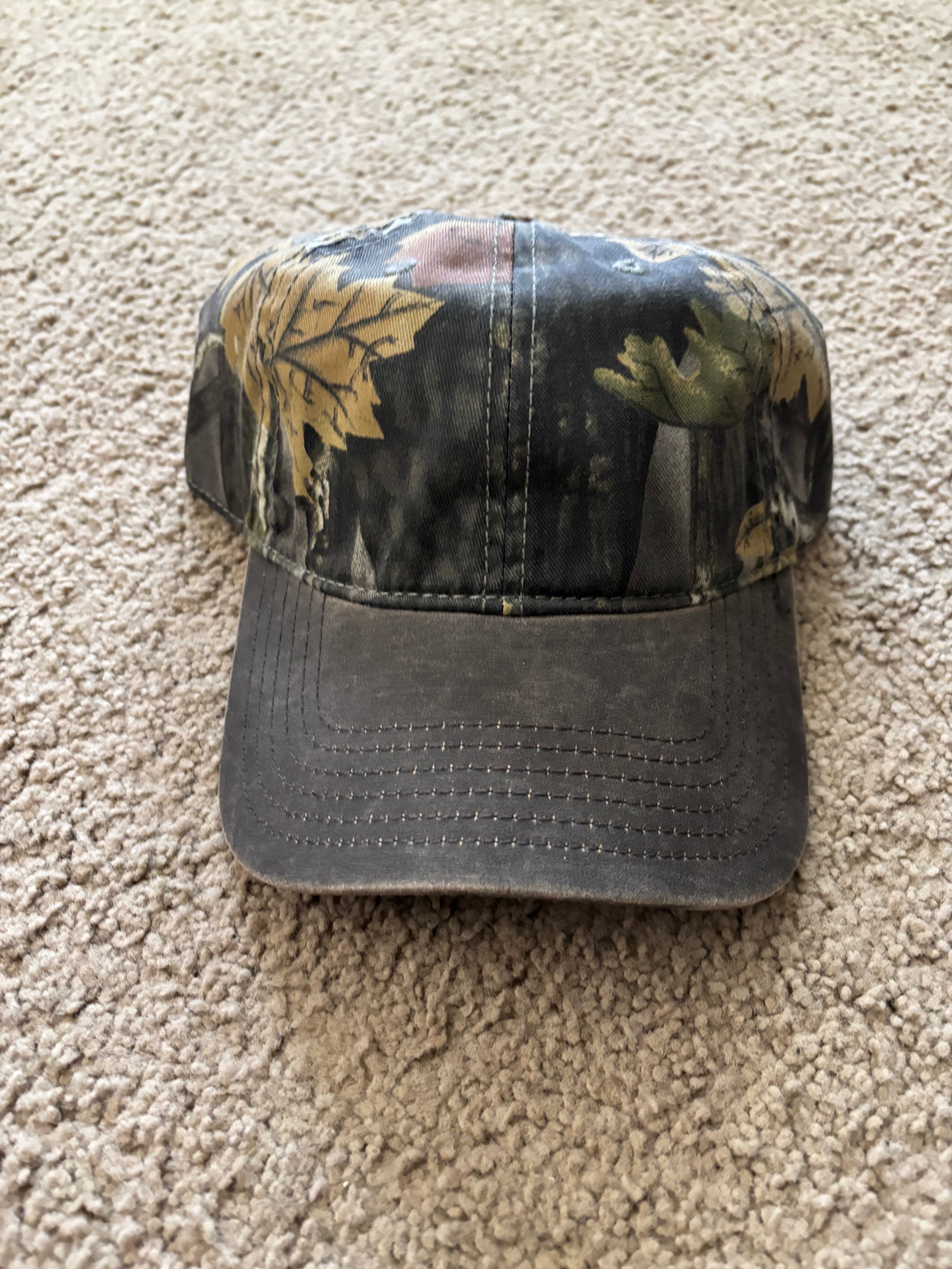 Black bill camo crown cap